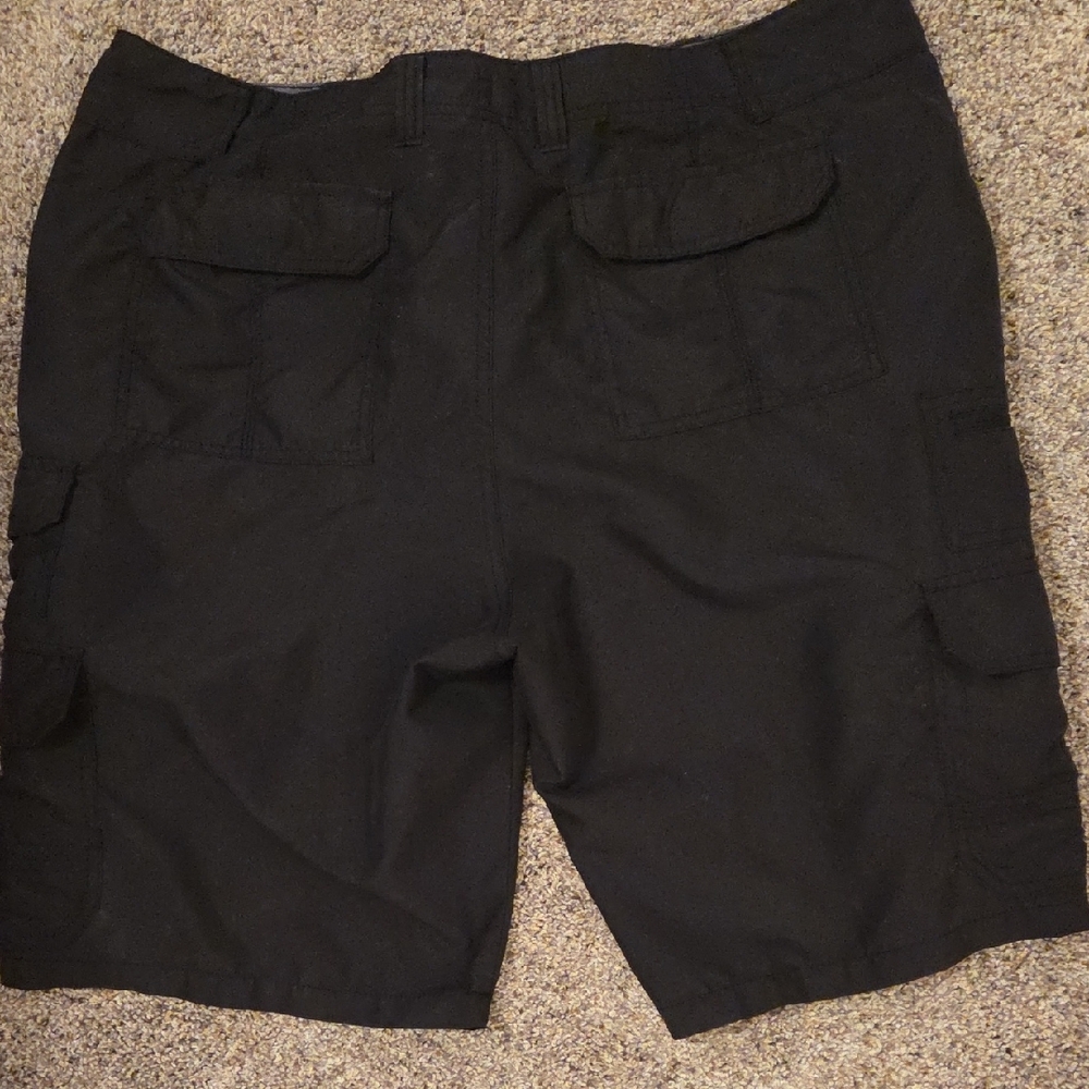 Denali Black Cargo Shorts Men's Size 38 - Picture 3 of 5